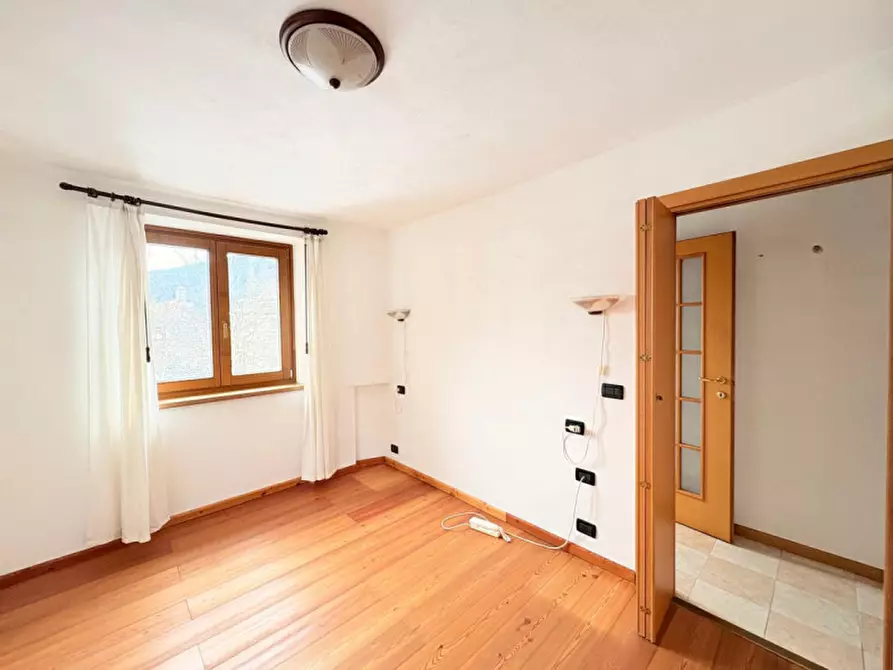 Immagine 13 di Casa bifamiliare in vendita  in Via Verona a Ossana