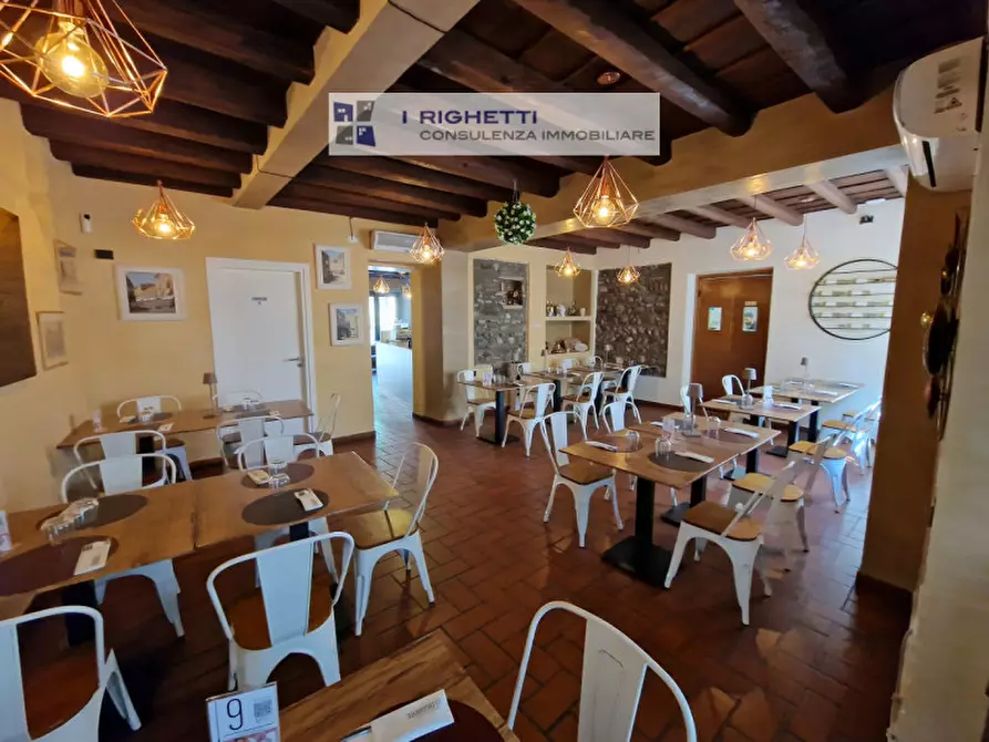 Immagine 1 di Negozio in vendita  in Via Puglie a Verona