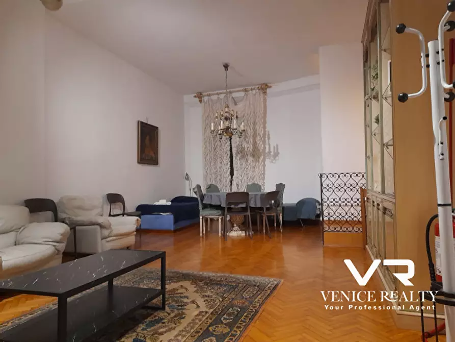 Immagine 7 di Appartamento in vendita  in teatro fenice a Venezia