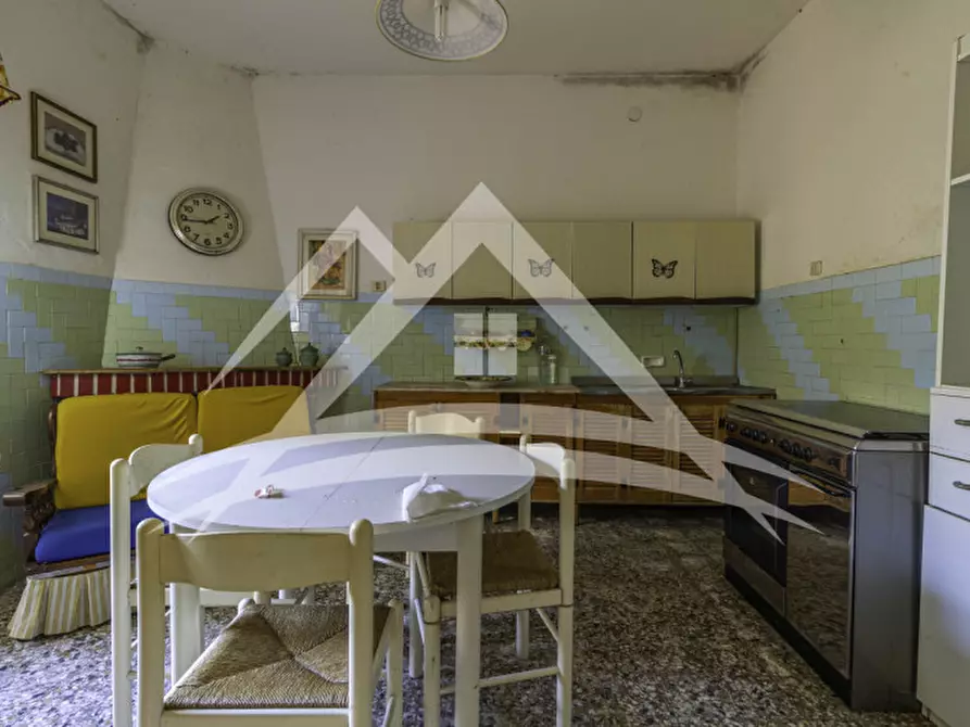 Immagine 10 di Palazzo in vendita  in via tucconi 12 a Sassari