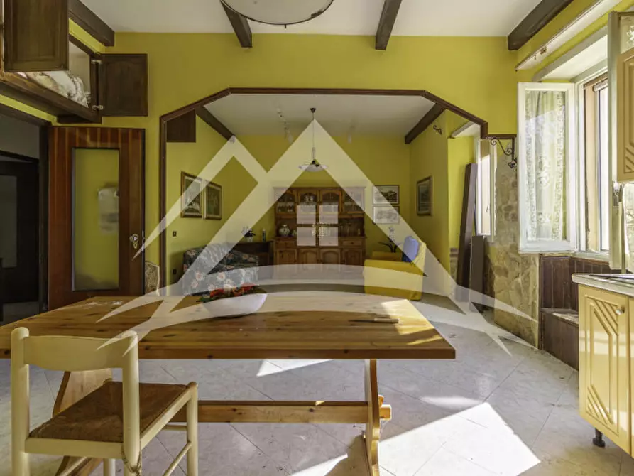 Immagine 12 di Palazzo in vendita  in via tucconi 12 a Sassari