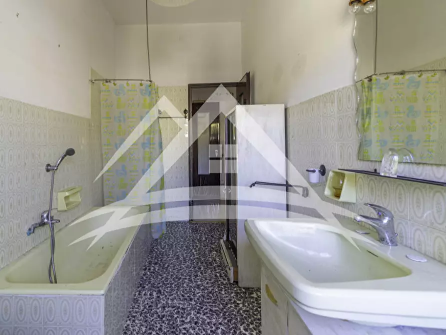 Immagine 21 di Palazzo in vendita  in via tucconi 12 a Sassari