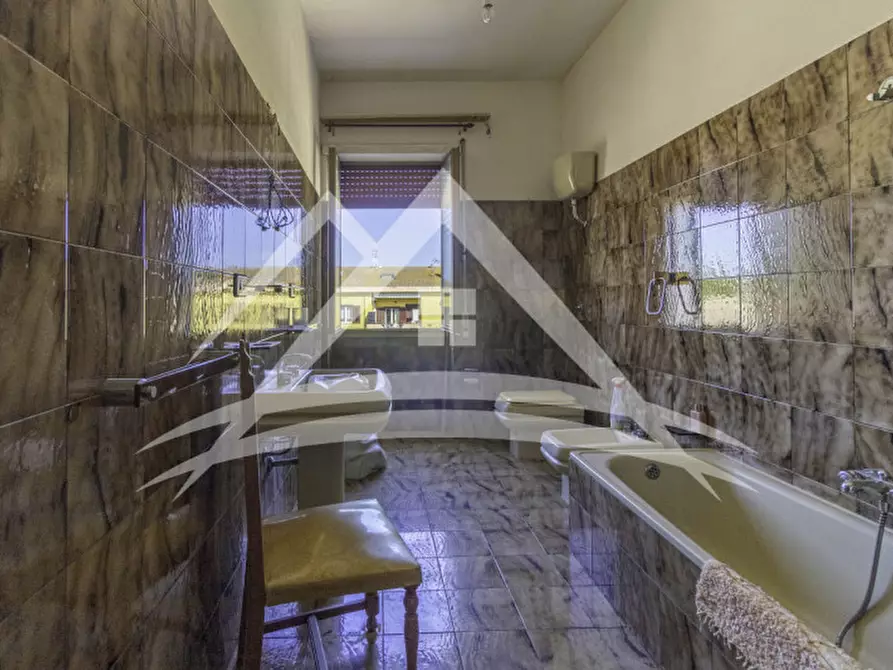 Immagine 38 di Palazzo in vendita  in via tucconi 12 a Sassari