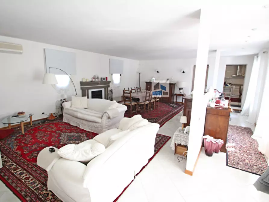 Immagine 1 di Casa bifamiliare in vendita  in Via Luigi Einaudi a Santa Maria Di Sala