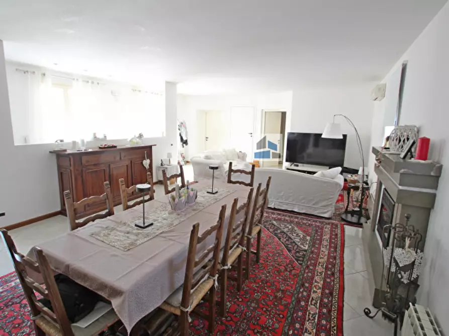 Immagine 2 di Casa bifamiliare in vendita  in Via Luigi Einaudi a Santa Maria Di Sala