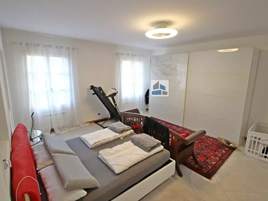 Immagine 5 di Casa bifamiliare in vendita  in Via Luigi Einaudi a Santa Maria Di Sala