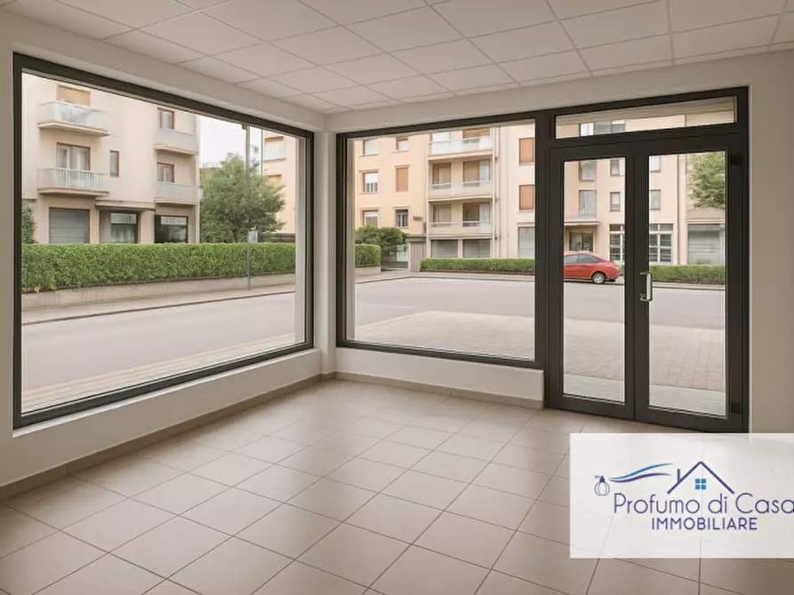 Immagine 2 di Negozio in vendita  in Via Elena Valmarana a Padova