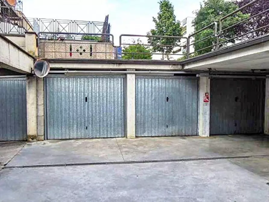 Immagine 2 di Posto auto in vendita  in Via Vietnam, 31, 06083 Bastia Umbra PG, Italia a Bastia Umbra