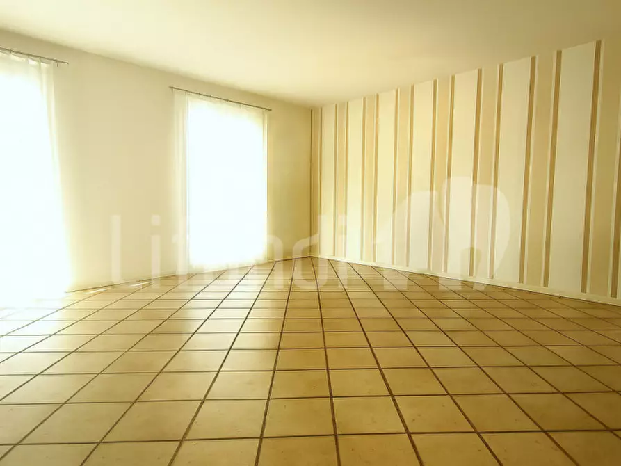 Immagine 2 di Appartamento in vendita  a Torri Del Benaco