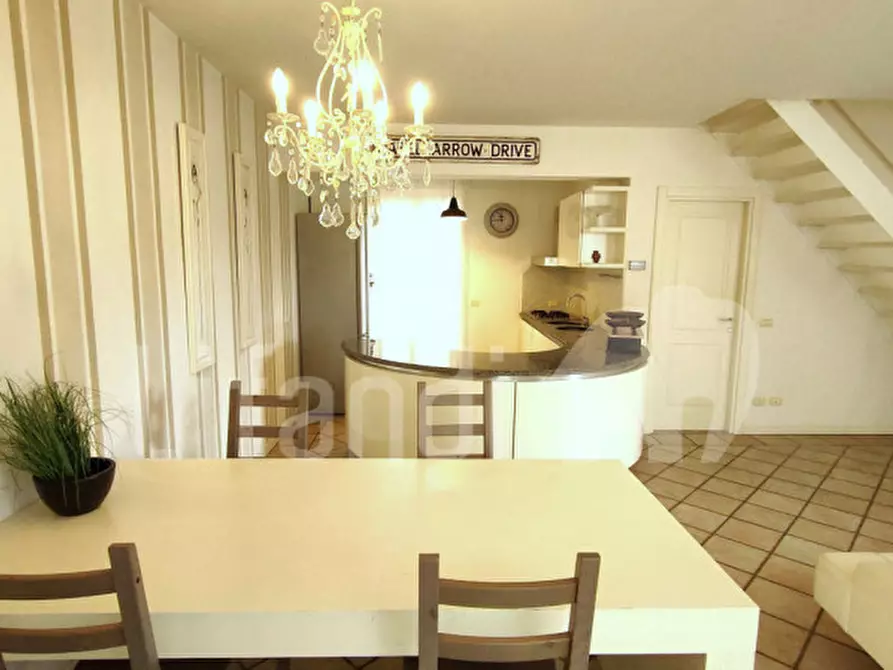 Immagine 7 di Appartamento in vendita  a Torri Del Benaco