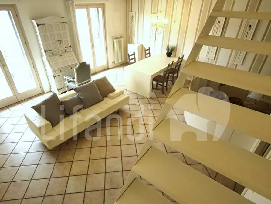 Immagine 9 di Appartamento in vendita  a Torri Del Benaco