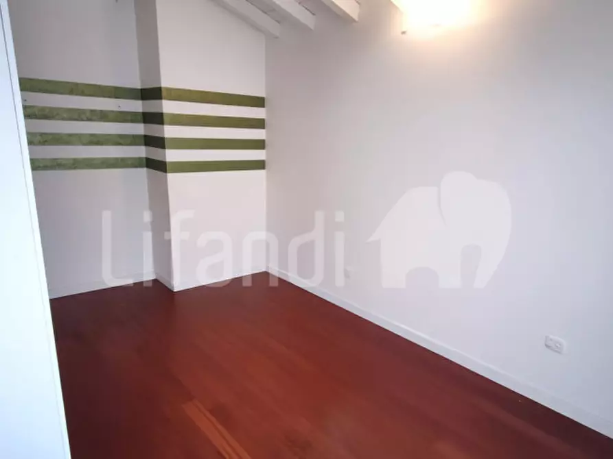 Immagine 15 di Appartamento in vendita  a Torri Del Benaco