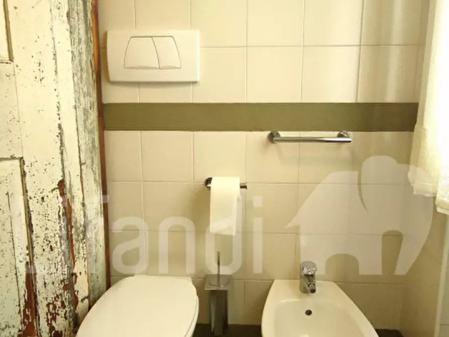 Immagine 22 di Appartamento in vendita  a Torri Del Benaco