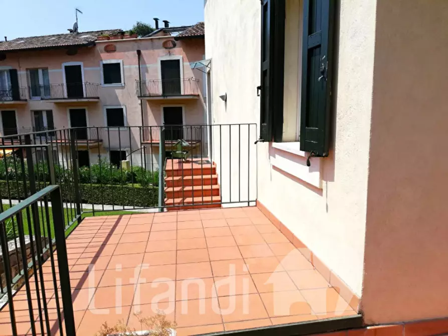 Immagine 24 di Appartamento in vendita  a Torri Del Benaco