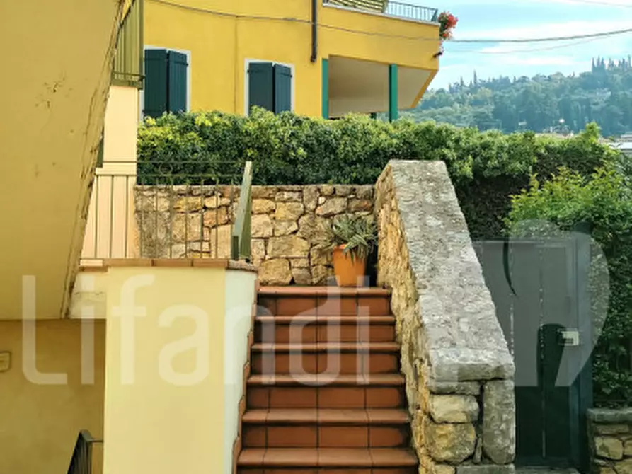 Immagine 27 di Appartamento in vendita  a Torri Del Benaco