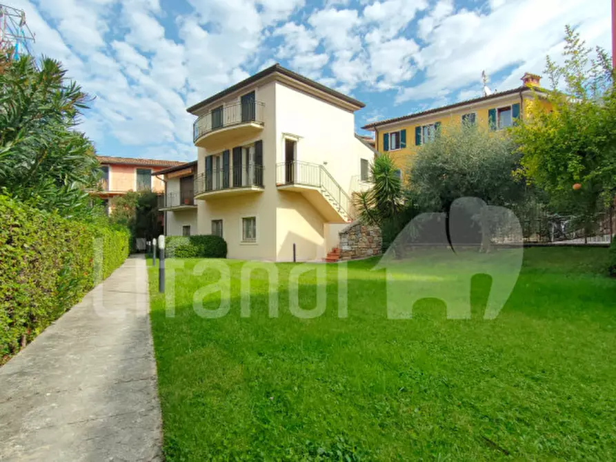 Immagine 28 di Appartamento in vendita  a Torri Del Benaco