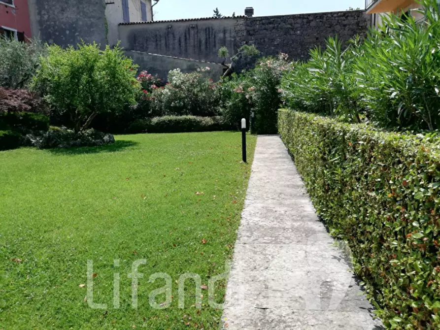 Immagine 32 di Appartamento in vendita  a Torri Del Benaco