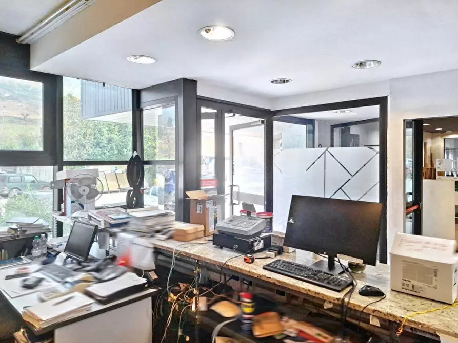 Immagine 3 di Magazzino in vendita  in Via Dell'Assino, N. 649 a Gubbio