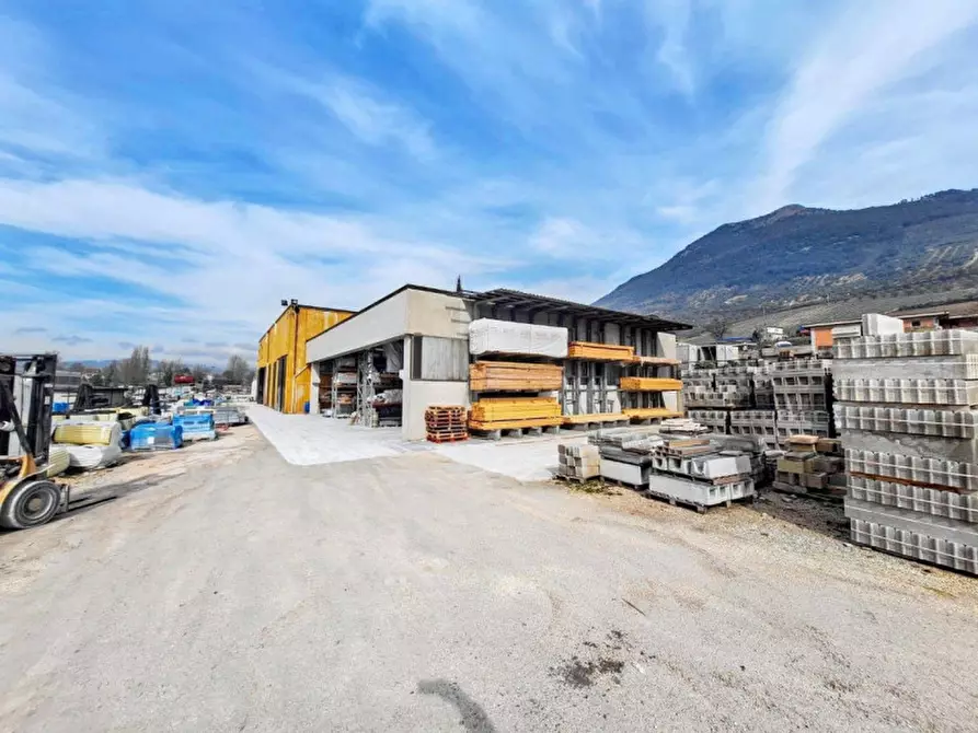 Immagine 13 di Magazzino in vendita  in Via Dell'Assino, N. 649 a Gubbio