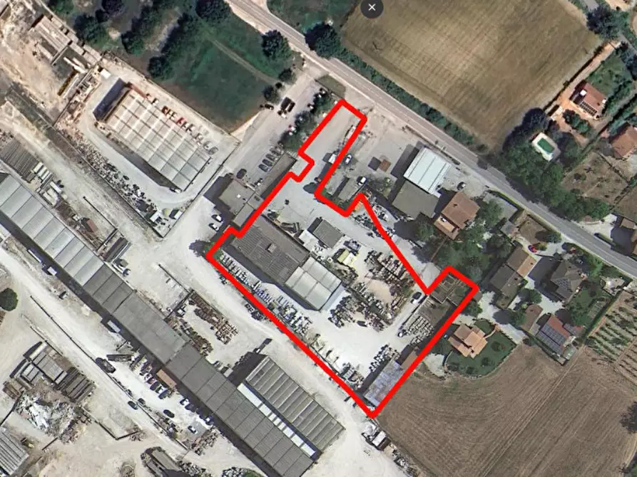 Immagine 22 di Magazzino in vendita  in Via Dell'Assino, N. 649 a Gubbio