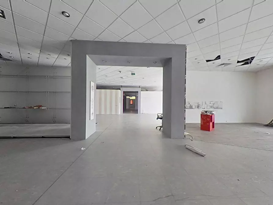 Immagine 3 di Attività commerciale in vendita  in Via Eugubina, N. 29 a Fossato Di Vico