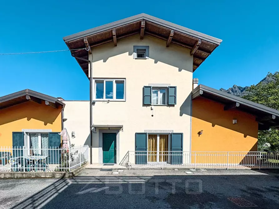 Immagine 2 di Appartamento in vendita  in Via Alfredo di Dio a Ornavasso