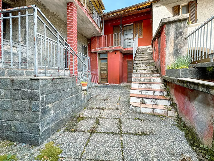 Immagine 1 di Casa indipendente in vendita  in Via Superiore 37 a Omegna