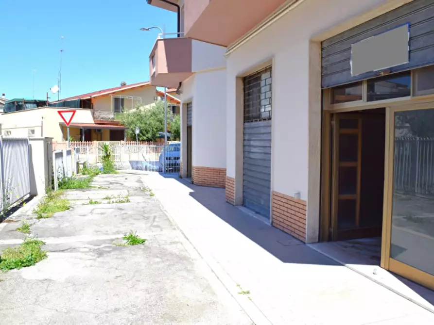 Immagine 3 di Laboratorio in affitto  in VIA SALARA VECCHIA 29 a Pescara