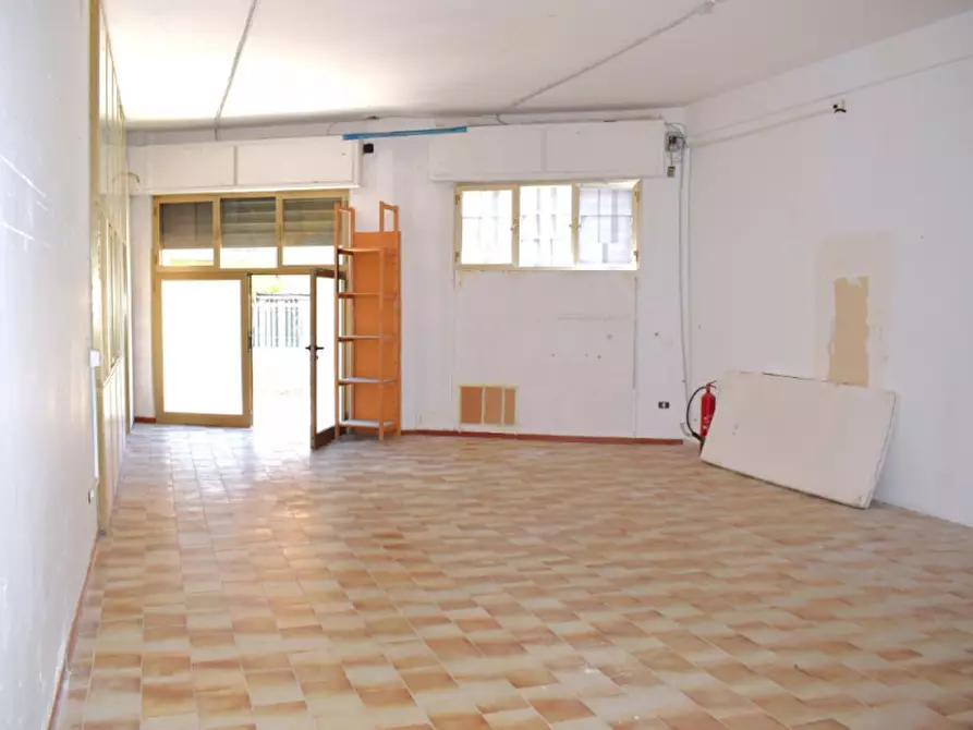 Immagine 7 di Laboratorio in affitto  in VIA SALARA VECCHIA 29 a Pescara