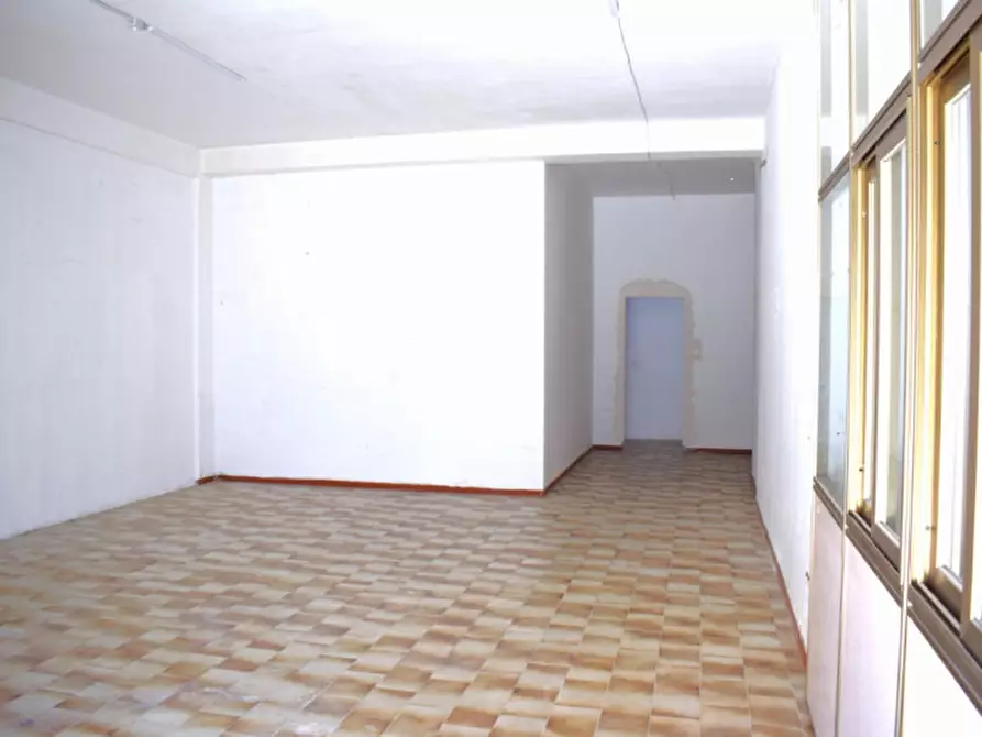 Immagine 8 di Laboratorio in affitto  in VIA SALARA VECCHIA 29 a Pescara