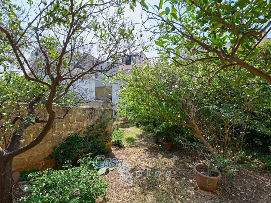 Immagine 15 di Casa indipendente in vendita  in Via Roma a Alezio