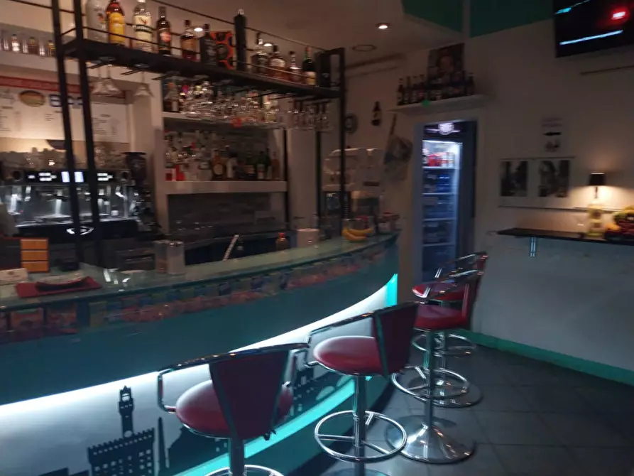 Immagine 3 di Attività commerciale in vendita  in PIAZZA SAN JACOPINO a Firenze