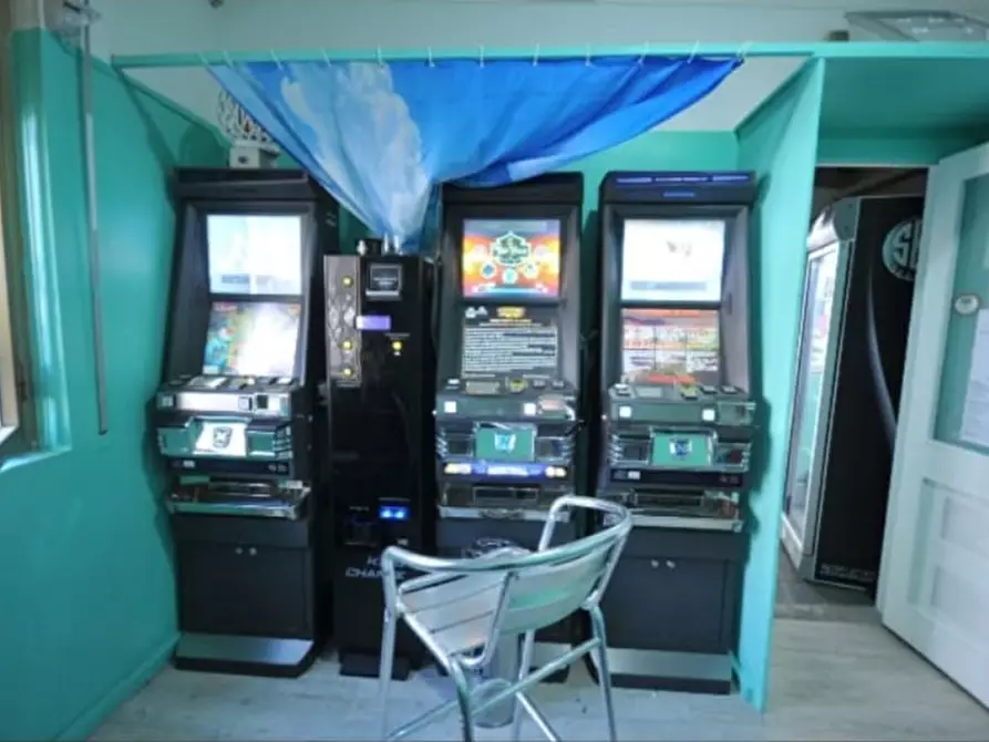 Immagine 8 di Attività commerciale in vendita  in PIAZZA SAN JACOPINO a Firenze