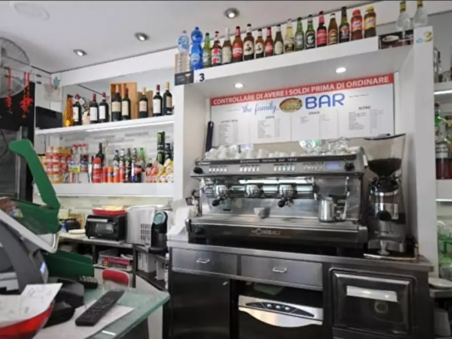 Immagine 10 di Attività commerciale in vendita  in PIAZZA SAN JACOPINO a Firenze