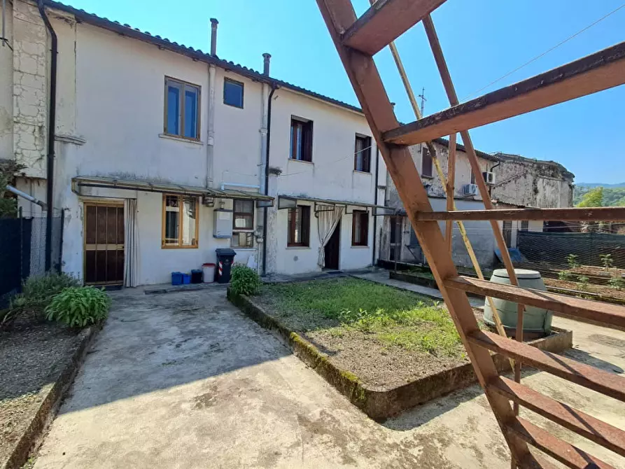 Immagine 15 di Villetta a schiera in vendita  in Via Cesare Battisti a San Vito Di Leguzzano