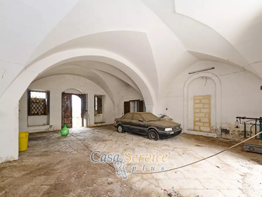 Immagine 6 di Palazzo in vendita  in Via Roma a Alezio