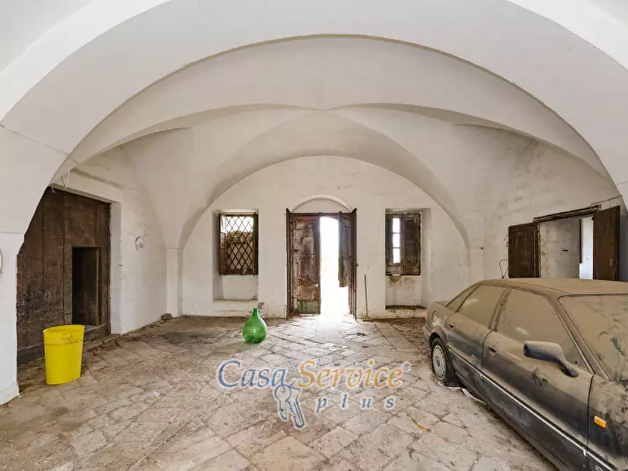 Immagine 8 di Palazzo in vendita  in Via Roma a Alezio