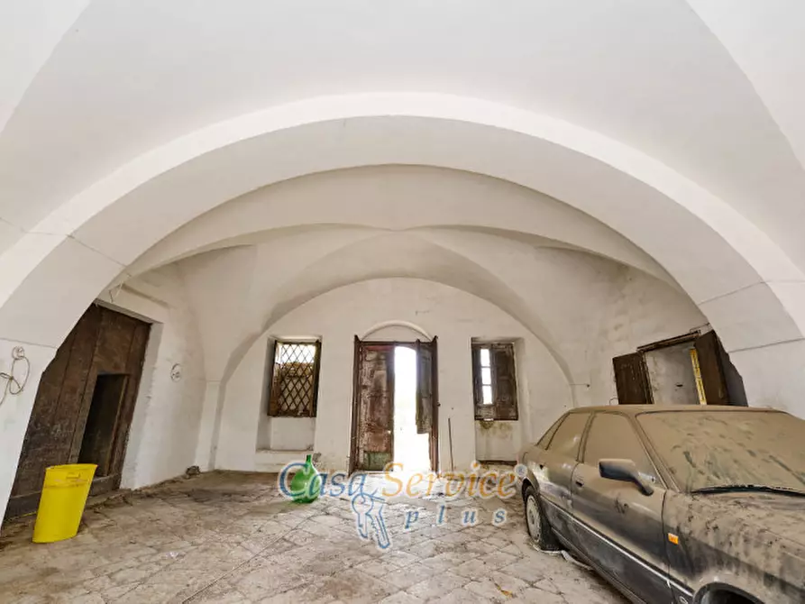 Immagine 9 di Palazzo in vendita  in Via Roma a Alezio