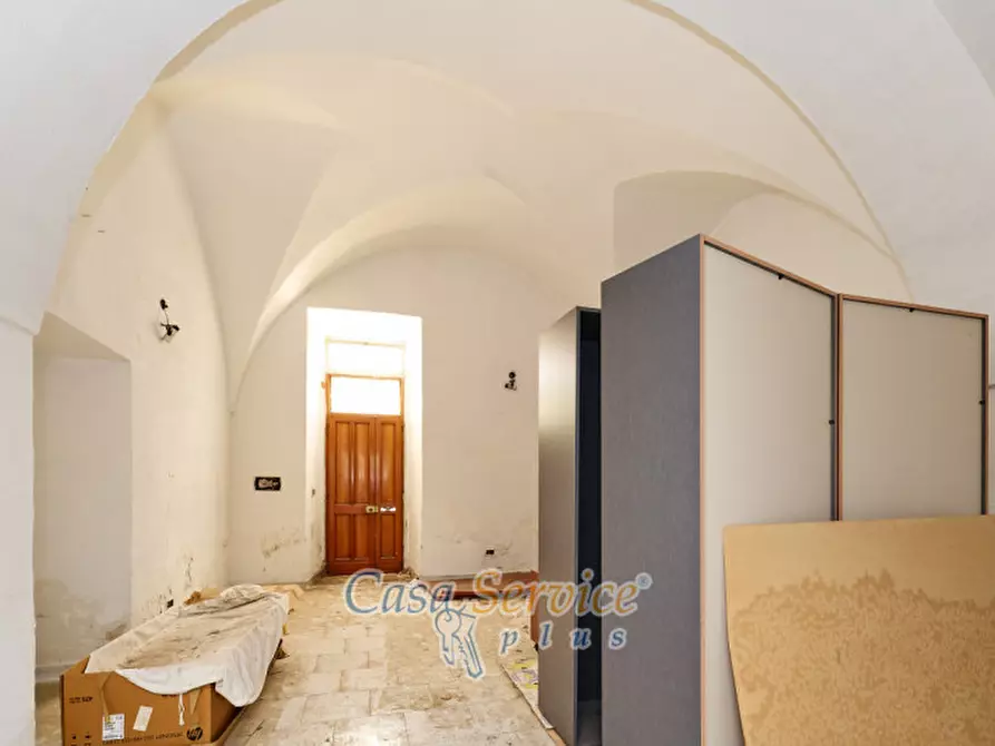 Immagine 11 di Palazzo in vendita  in Via Roma a Alezio