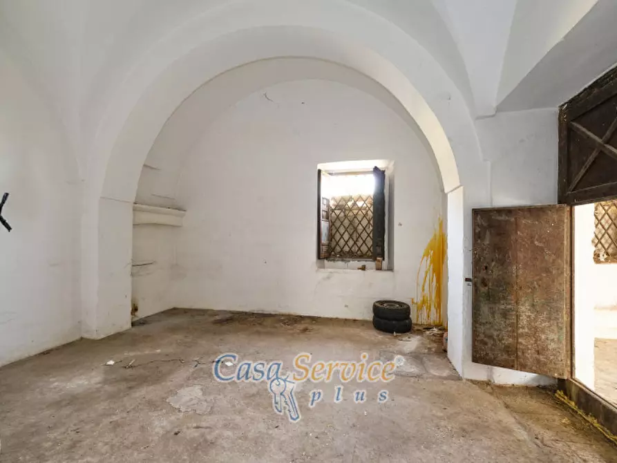 Immagine 13 di Palazzo in vendita  in Via Roma a Alezio