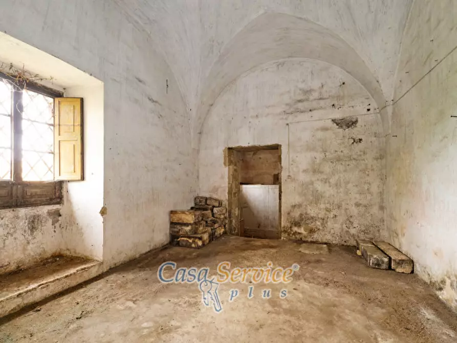 Immagine 14 di Palazzo in vendita  in Via Roma a Alezio