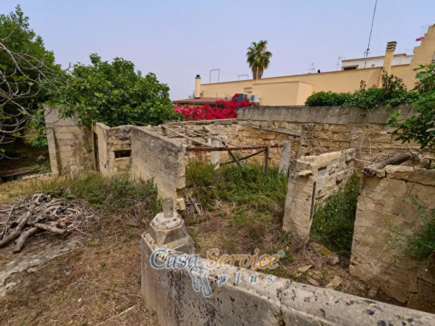 Immagine 23 di Palazzo in vendita  in Via Roma a Alezio