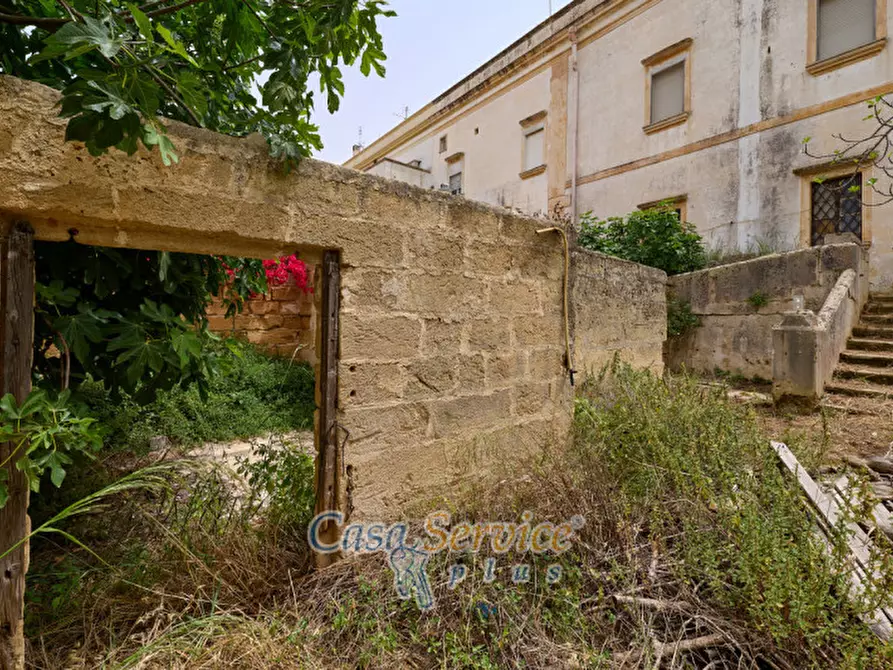 Immagine 26 di Palazzo in vendita  in Via Roma a Alezio
