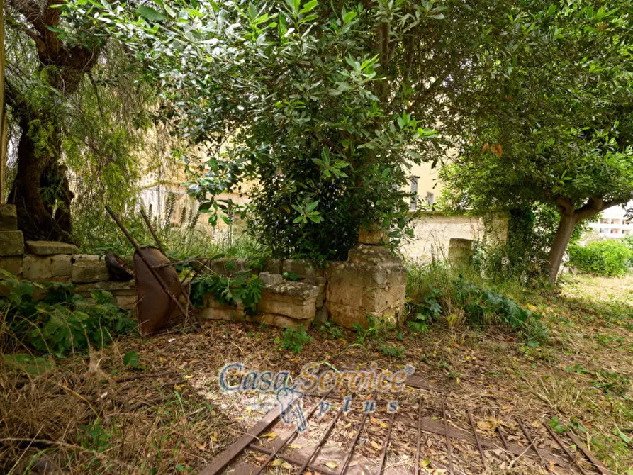 Immagine 29 di Palazzo in vendita  in Via Roma a Alezio