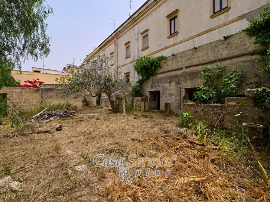 Immagine 30 di Palazzo in vendita  in Via Roma a Alezio