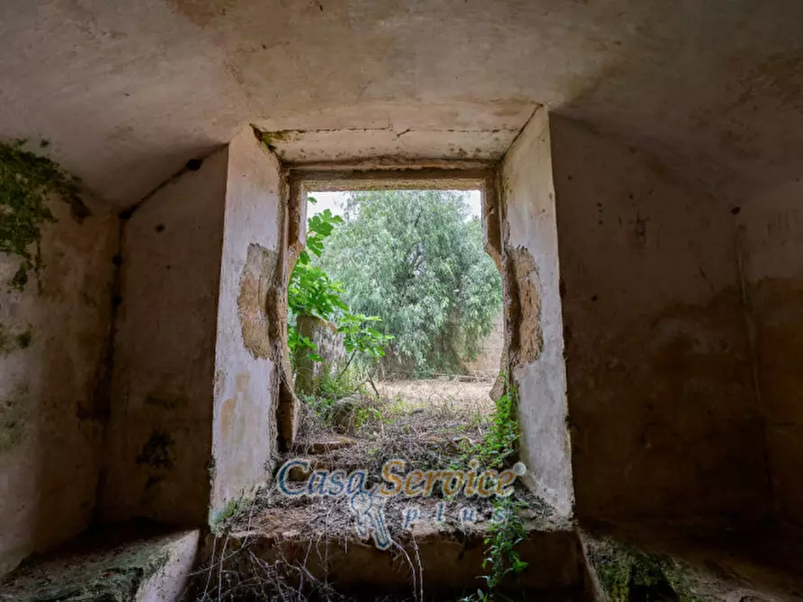 Immagine 35 di Palazzo in vendita  in Via Roma a Alezio