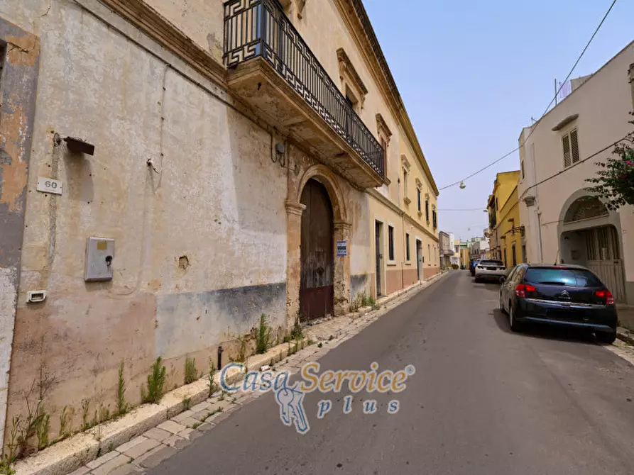 Immagine 38 di Palazzo in vendita  in Via Roma a Alezio