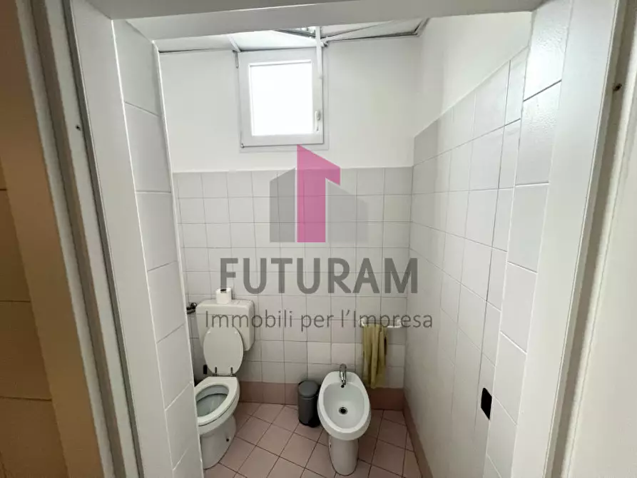 Immagine 24 di Ufficio in affitto  in viale del sole a Vicenza