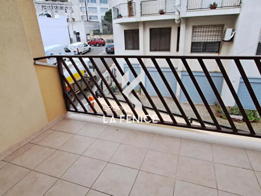 Immagine 11 di Appartamento in vendita  in via Alcide De Gasperi a Locorotondo