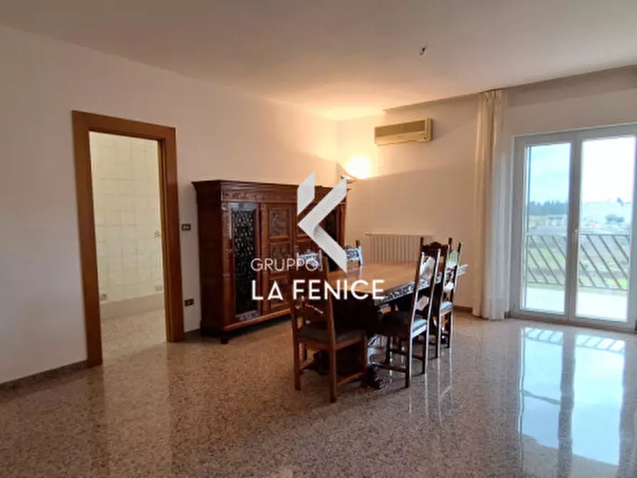 Immagine 17 di Appartamento in vendita  in via Alcide De Gasperi a Locorotondo